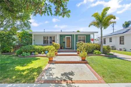 3129 Ocana Avenue Long Beach, CA 90808