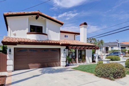 1351 17th St. Manhattan Beach, CA 90266