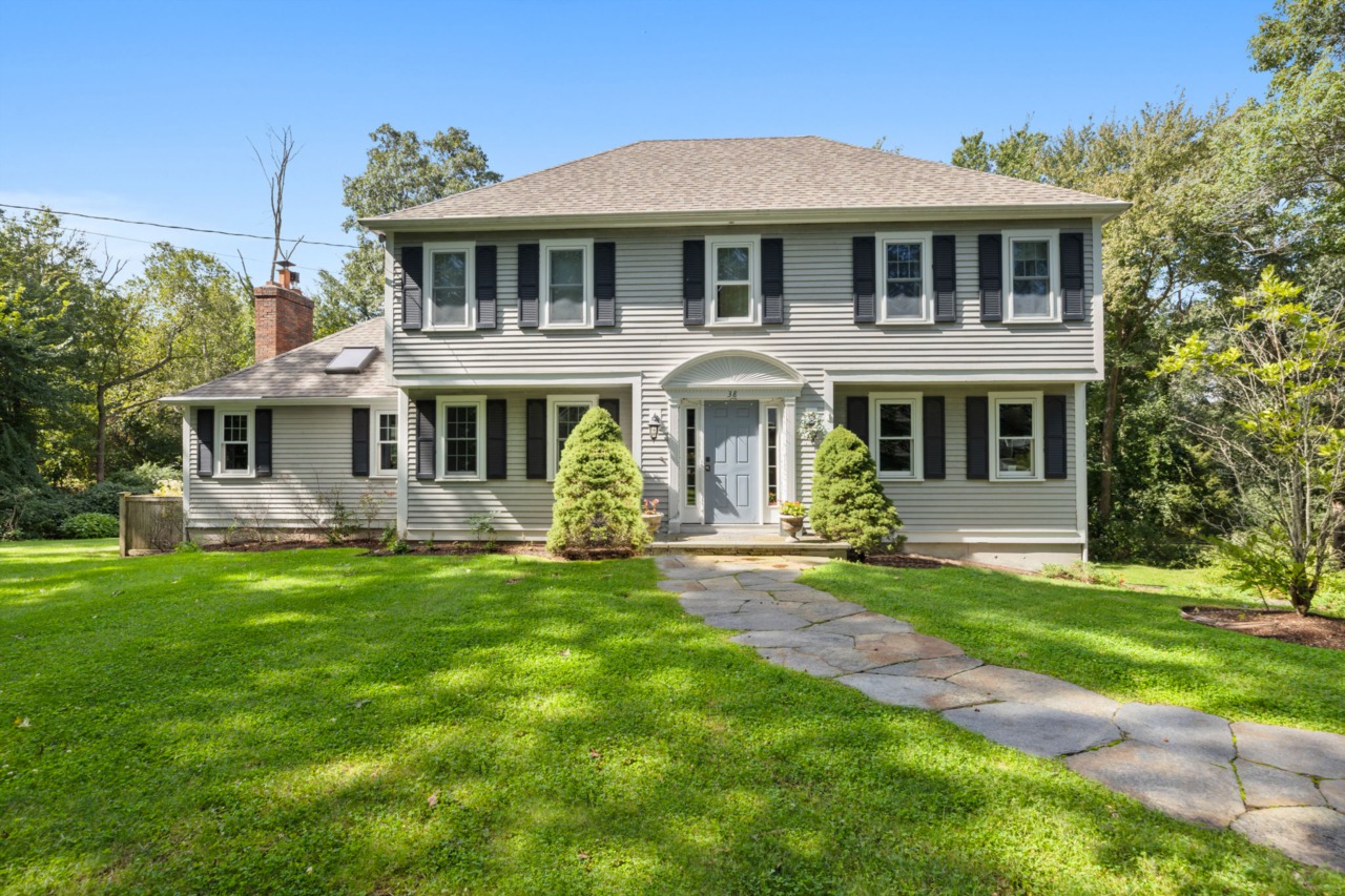 38 Turkey Hill Ln Hingham, MA 02043 | MLS 73170408 Photo 1
