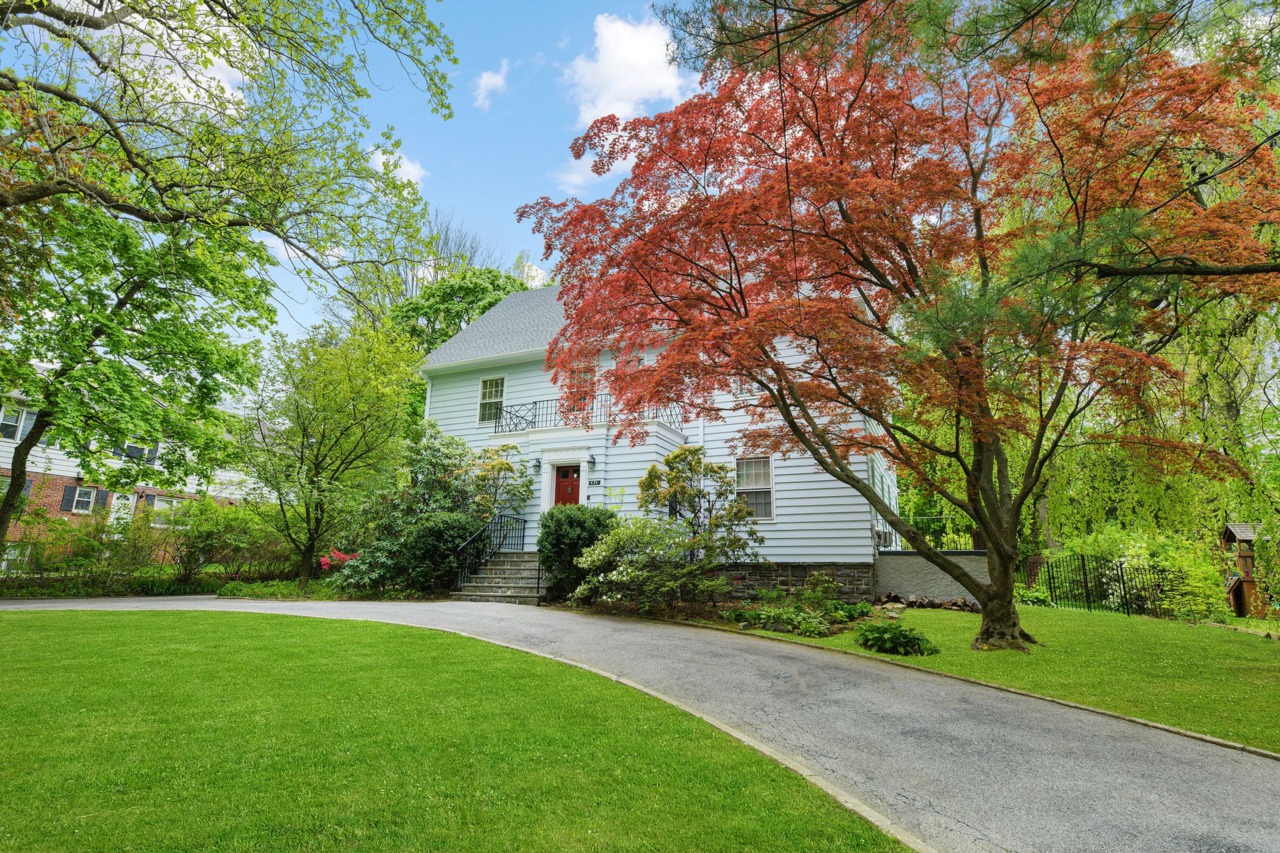 636 W 254th St Riverdale, NY 10471