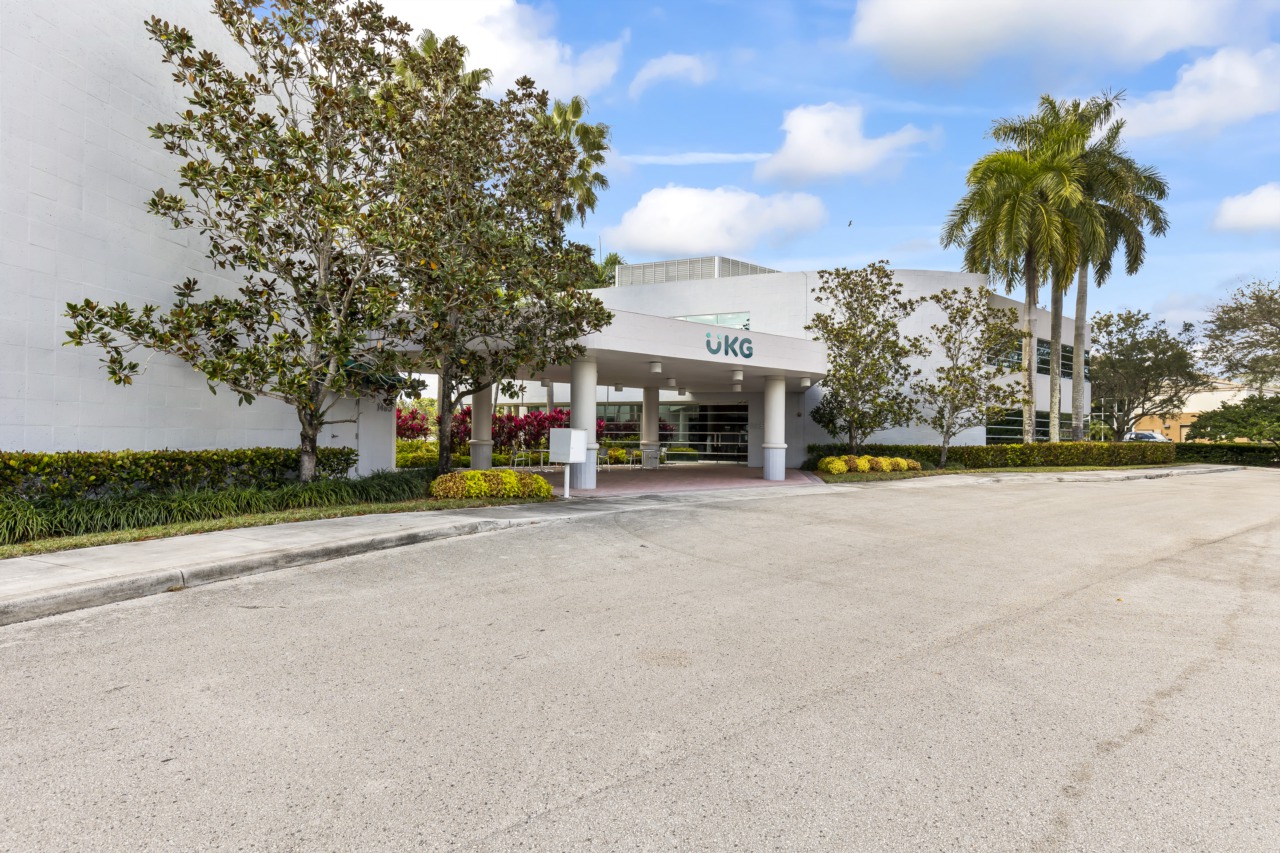 1455 N Park Dr Weston, FL 33326