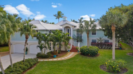 9019 Mockingbird Drive Sanibel, FL 33957
