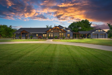 201 Thoroughbred Lane Russellville, KY 42276