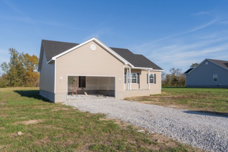 4326 Lewisburg Road Russellville, KY 42276