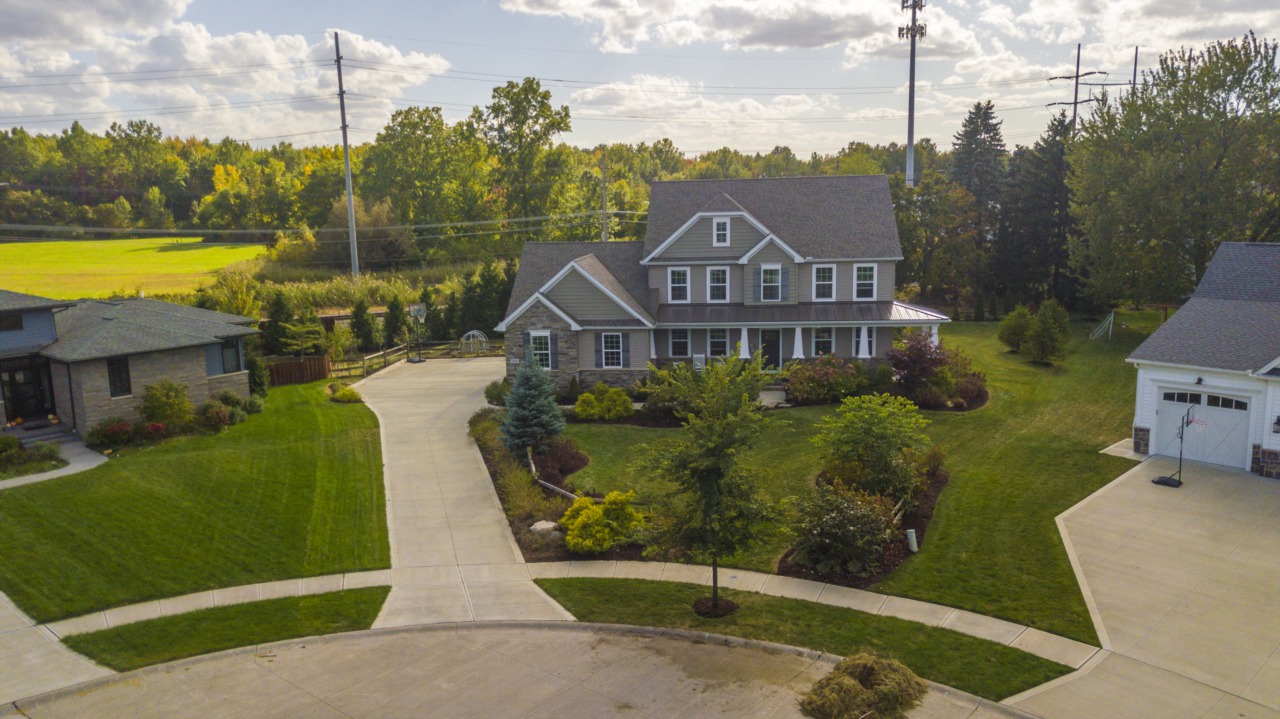 614 Crestview Dr Bay Village, OH 44140 MLS 1700070367996