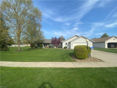 8765 Mosswood Cir North Ridgeville, OH 44039