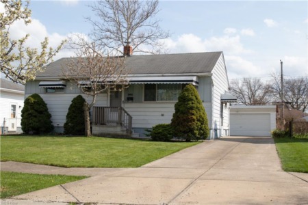 15901 Richard Dr Brookpark, OH 44142
