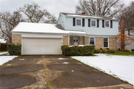 2788 W Asplin Dr Rocky River, OH 44116