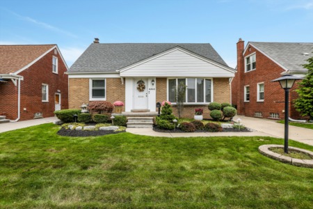6543 Norwood Ave Allen Park, MI 48101