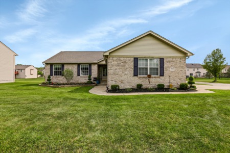 39083 Commons Dr Romulus, MI 48174