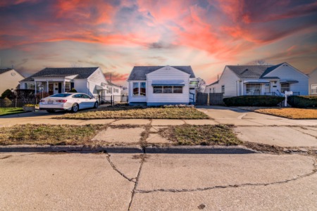 1561 8th St Wyandotte, MI 48192