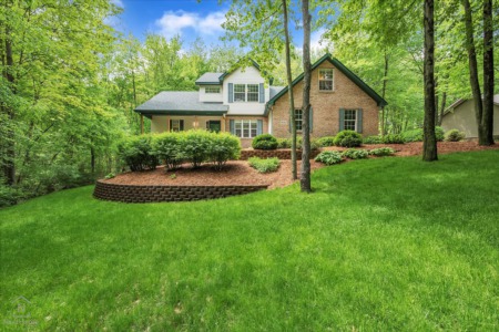 2041 Moorlands Vw Oceola Twp, MI 48855