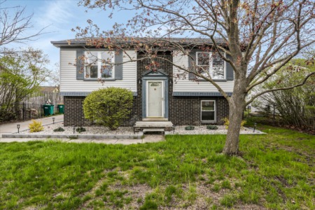 5666 Sunset Trl Ypsilanti Twp, MI 48197