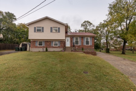 10515 Chenny Ct Jeffersontown, KY 40299
