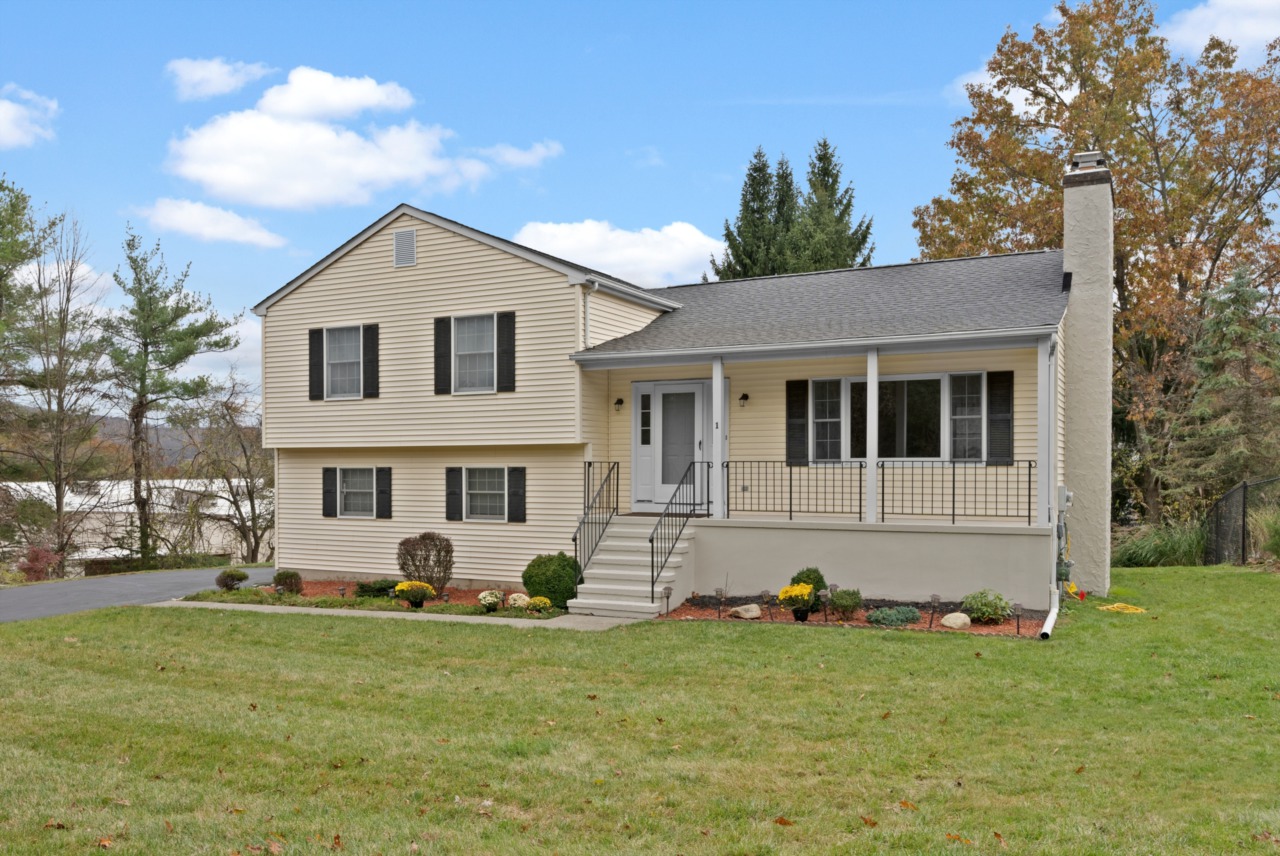 1 Nealley Dr Sparta Twp., NJ 07871 | MLS 3676841 Photo 1
