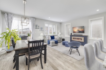904 Chapel Hill Court Kitchener, ON N2R 0P4