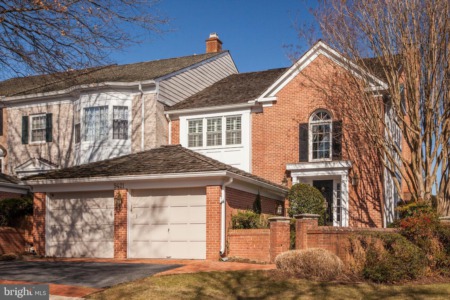9421 Turnberry Dr Potomac, MD 20854