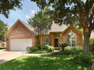 4504 Eagle Feather Dr Austin, TX 78735
