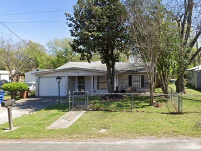 1121 1/2 Henninger St Austin, TX 78702