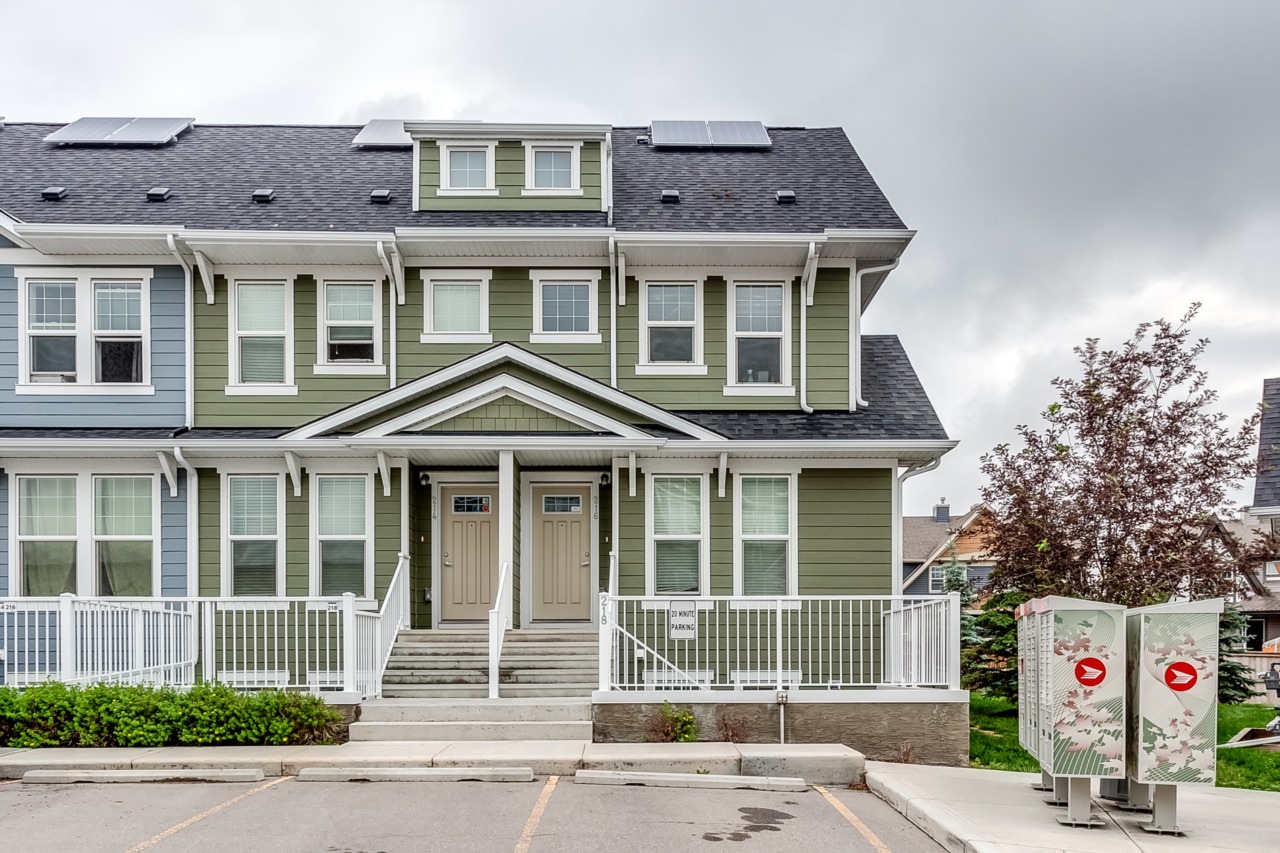 218 SE Cranford Mews Calgary, AB T3M 0J1