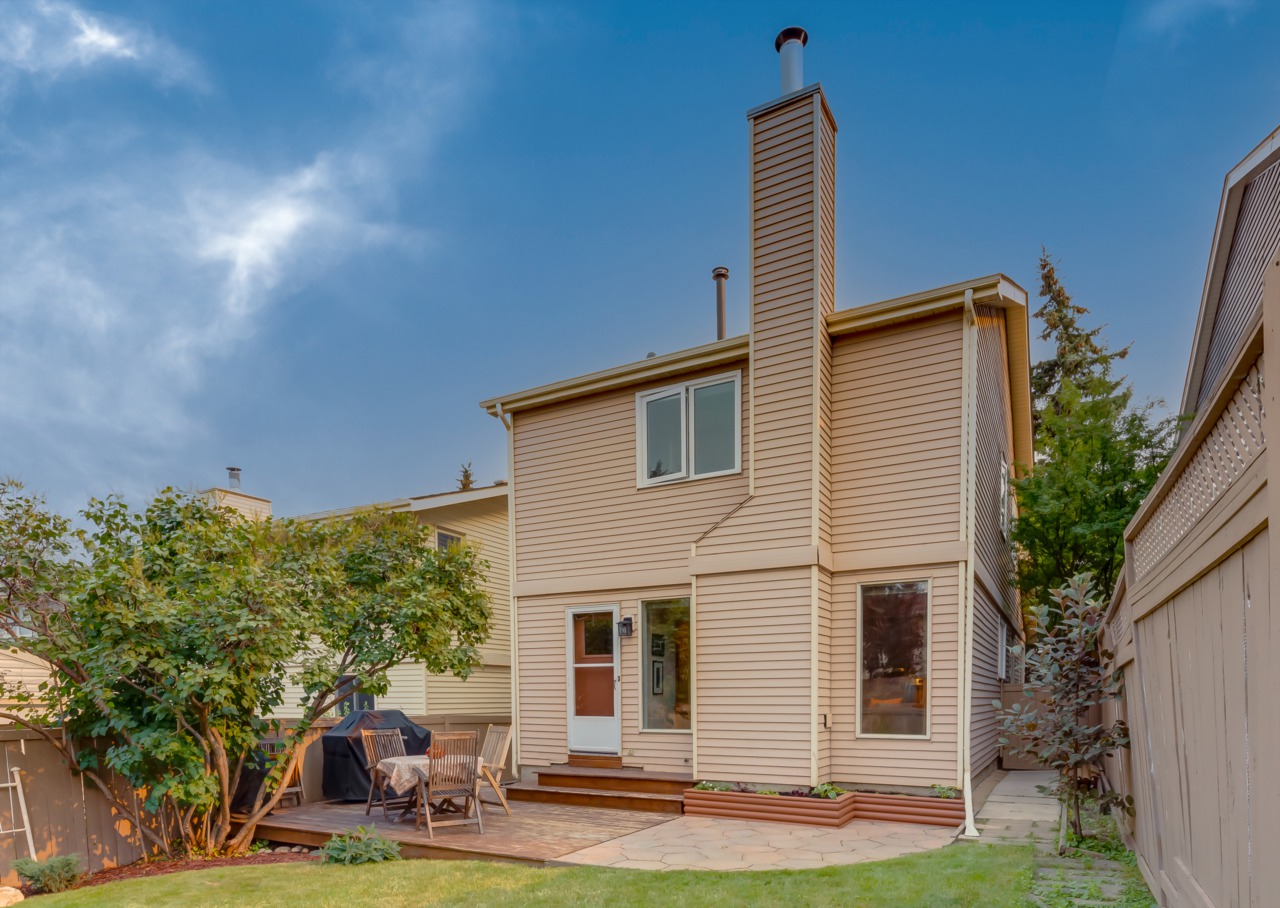 20 Strathearn Rise SWCalgary Real EstateStrathcona Park Homes for