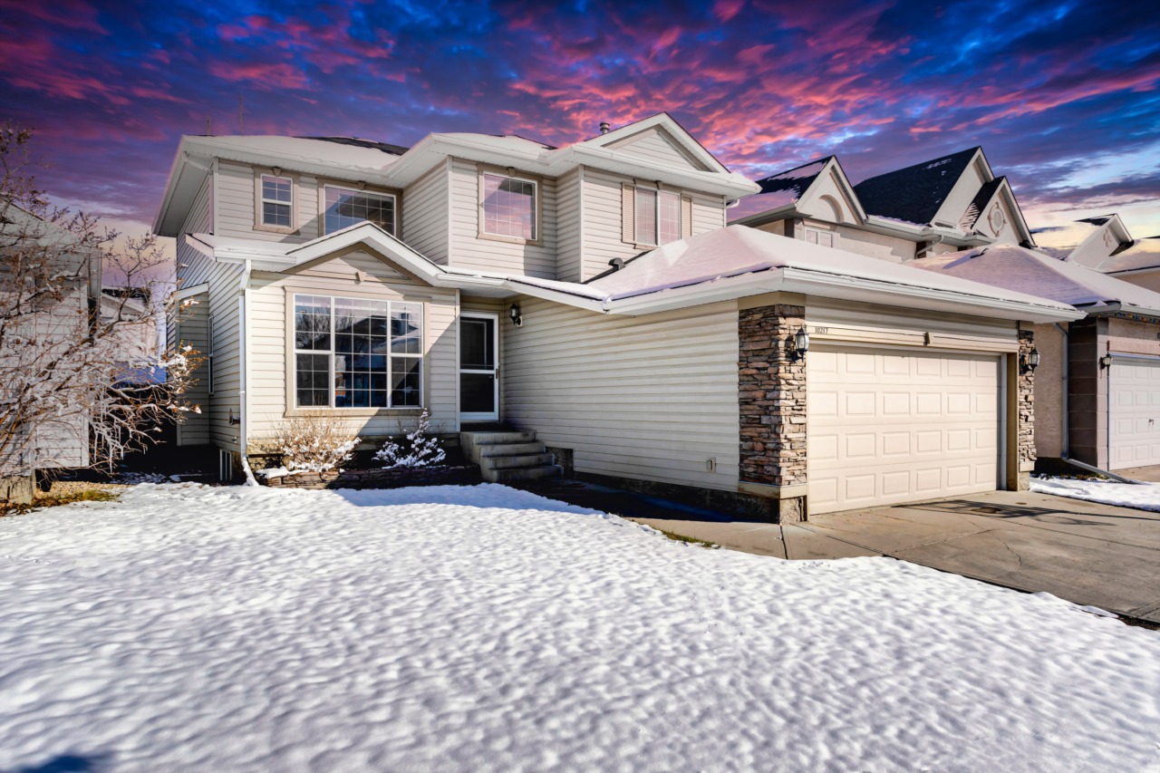 10217 NW Tuscany Hills Way Calgary, AB T3L 2G4