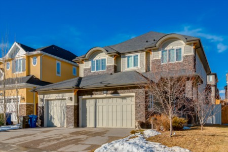 83 Aspen Dale Way SW Calgary, AB T3H 0S1