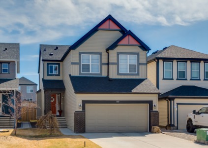 222 Copperpond Bay SE Calgary, AB T2Z 0R3
