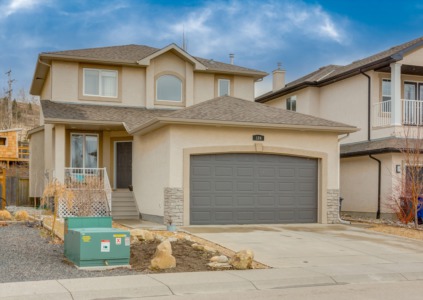 124 Sunterra Heights Cochrane, AB T4C 1W7