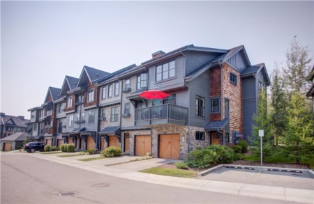436 Ascot Circle SW Calgary, AB T3H 0X3