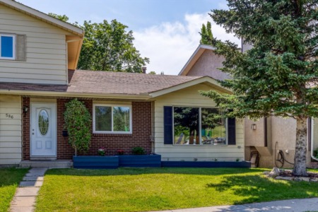 588 Strathcona Drive SW Calgary, AB T3K 1K4