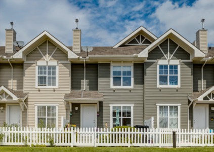 311 Toscana Gardens NW Calgary, AB T3L 3C3