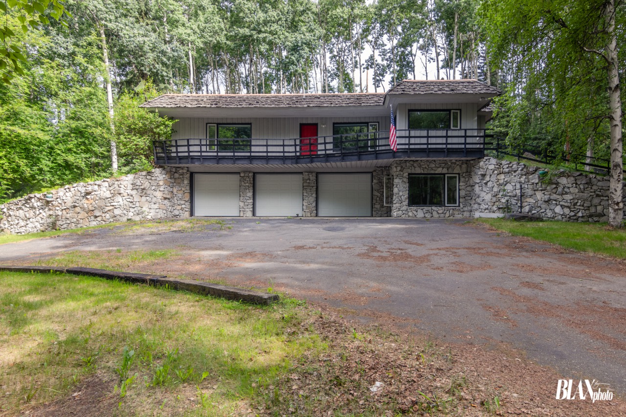 252 Crest Drive Fairbanks, AK 99712