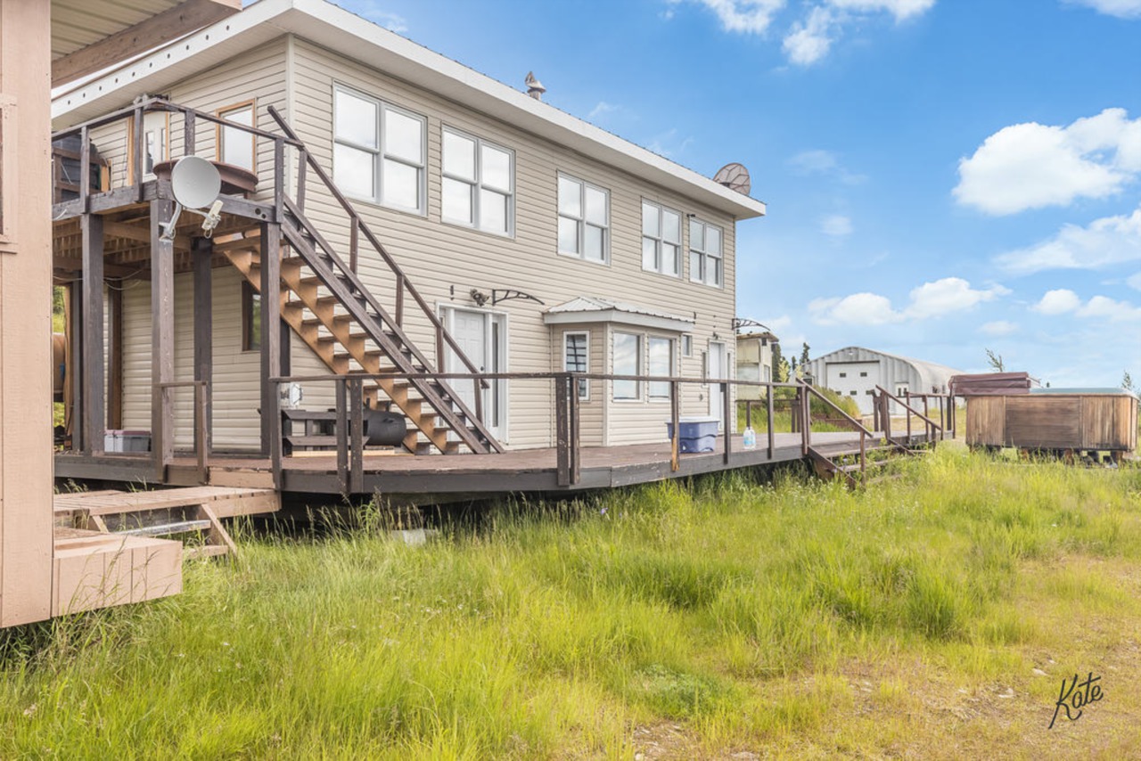 6700 Haystack Dr Fairbanks, AK 99712
