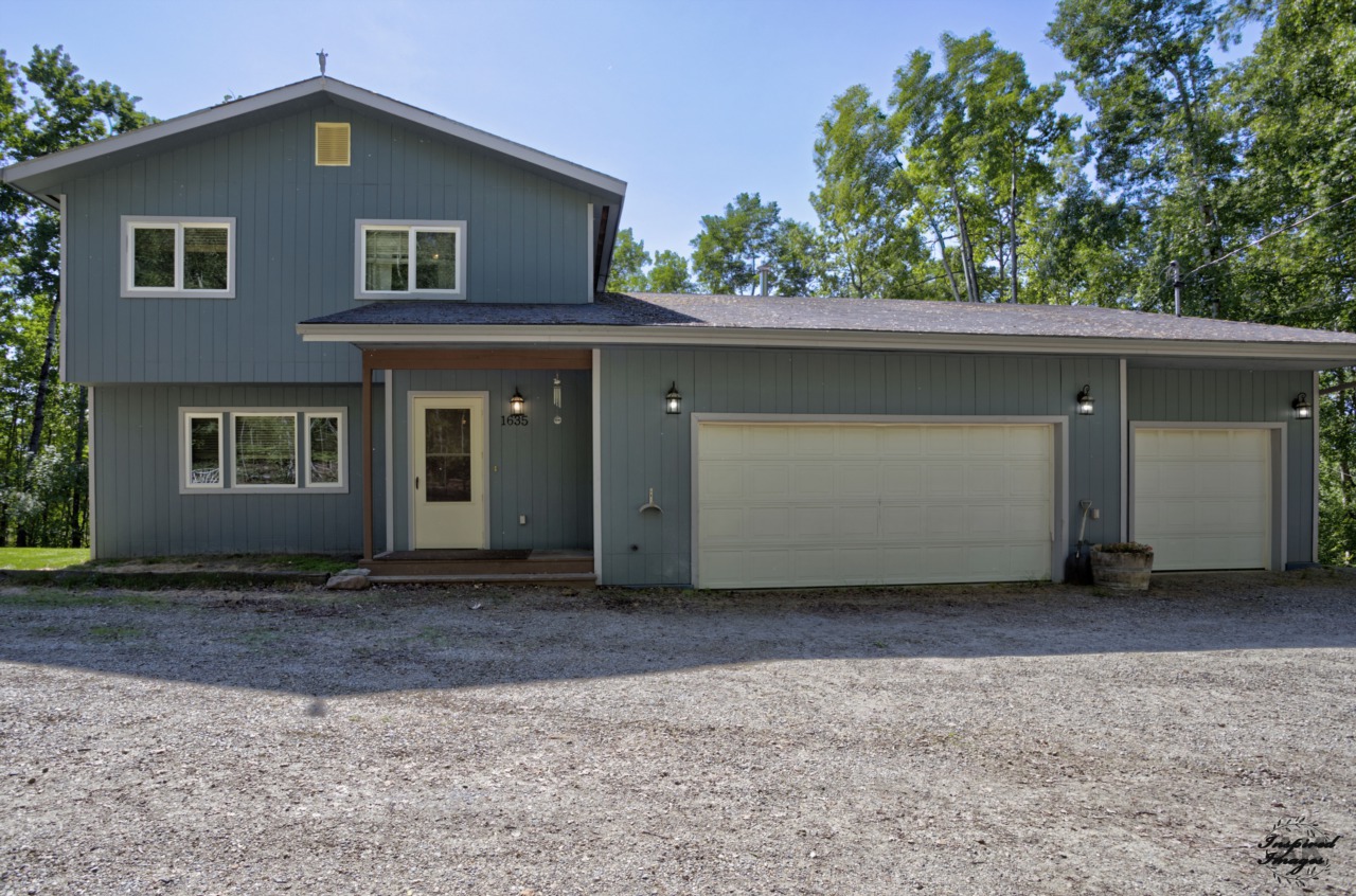 1635 Dredgeview Drive Fairbanks, AK 99712