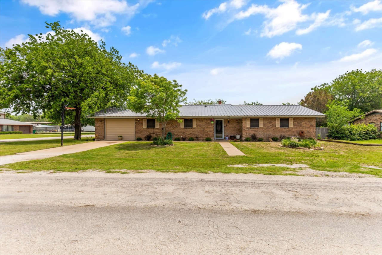639 Hawk Street Dublin, TX 76446