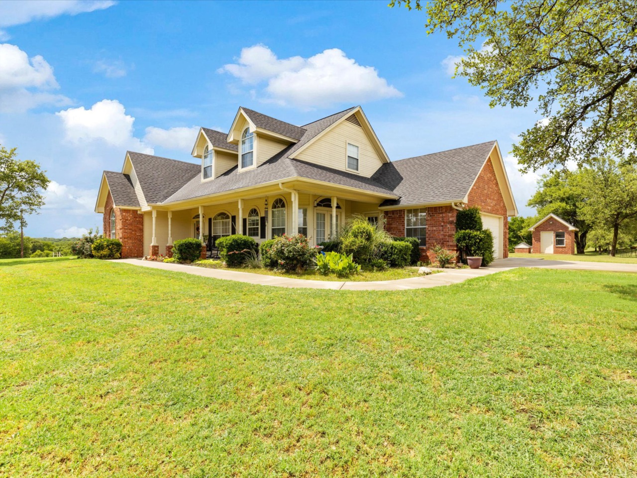 2302 County Road 4360 Boyd, TX 76023