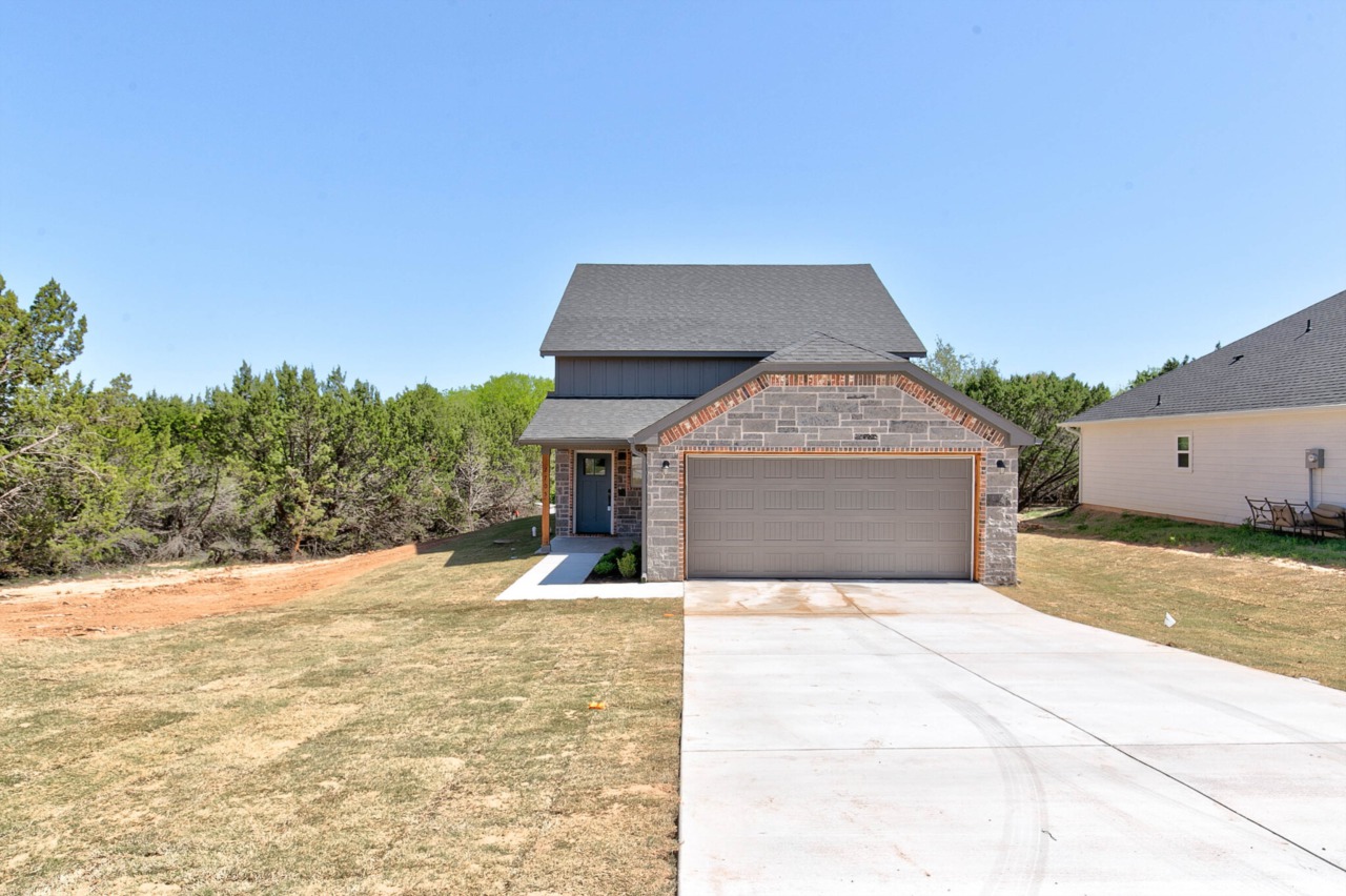 2705 San Gabriel Drive Granbury, TX 76048