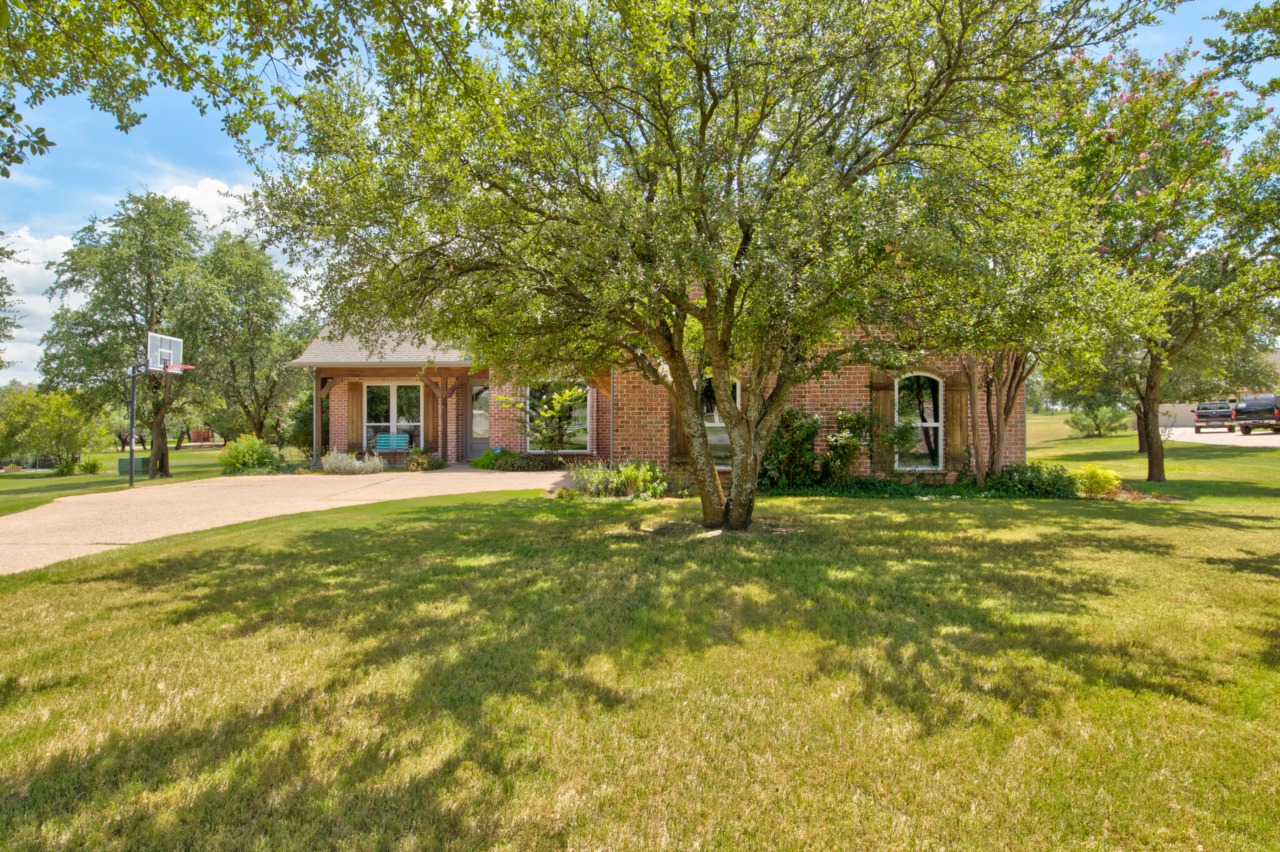 2003 N Wood Duck Court Granbury, TX 76049