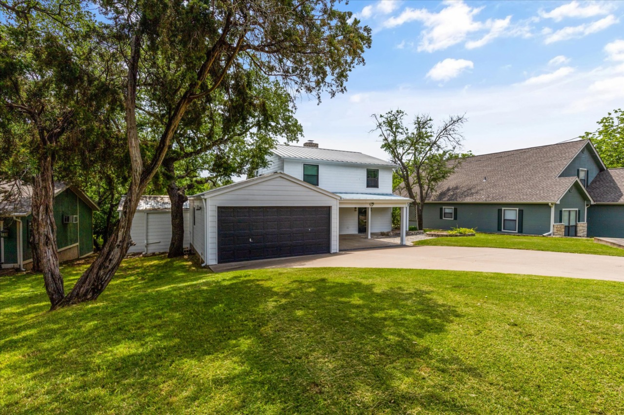1221 Comanche Cove Drive Granbury TX Elevate Realty Group Granbury