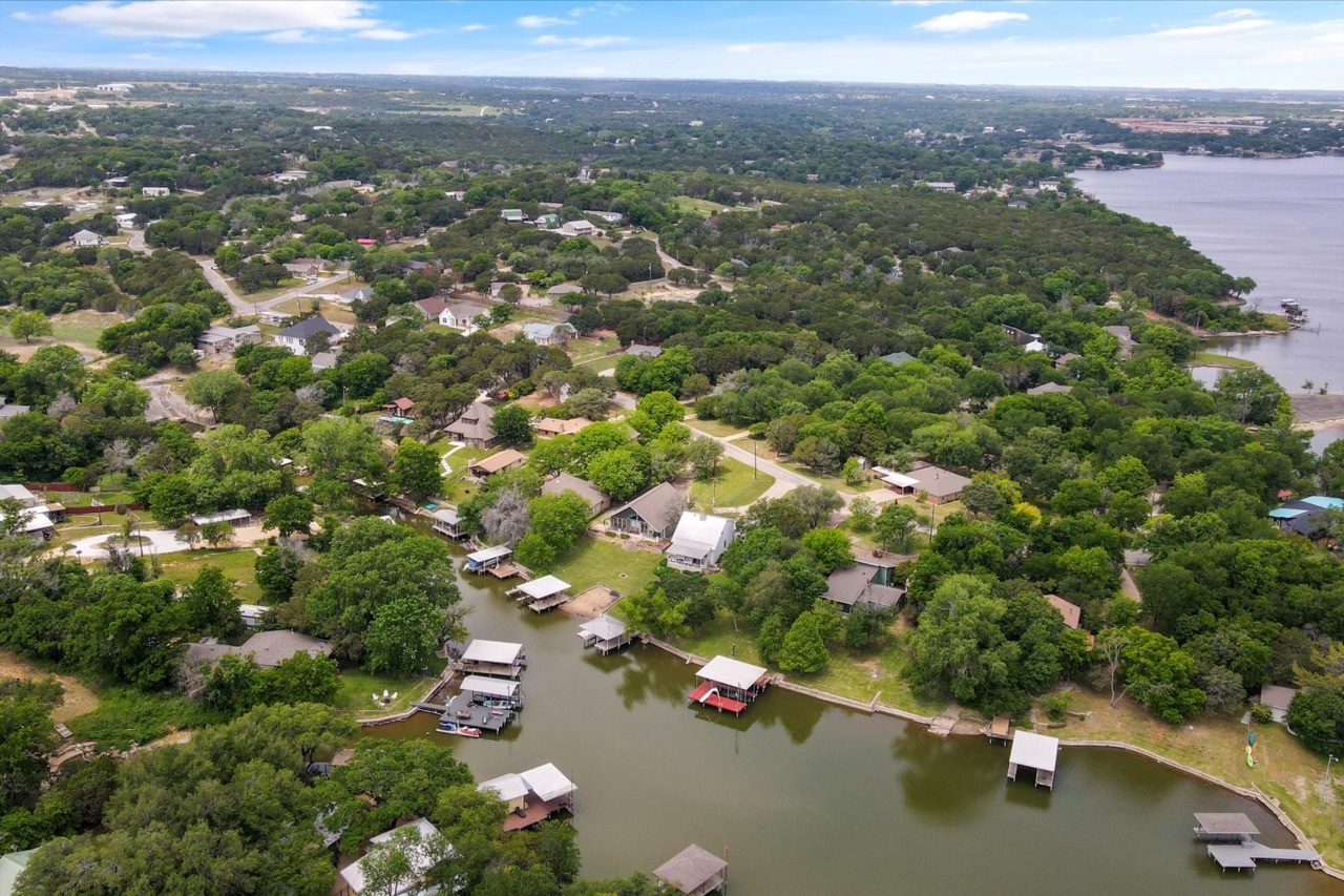 1221 Comanche Cove Drive Granbury TX Elevate Realty Group - Granbury ...