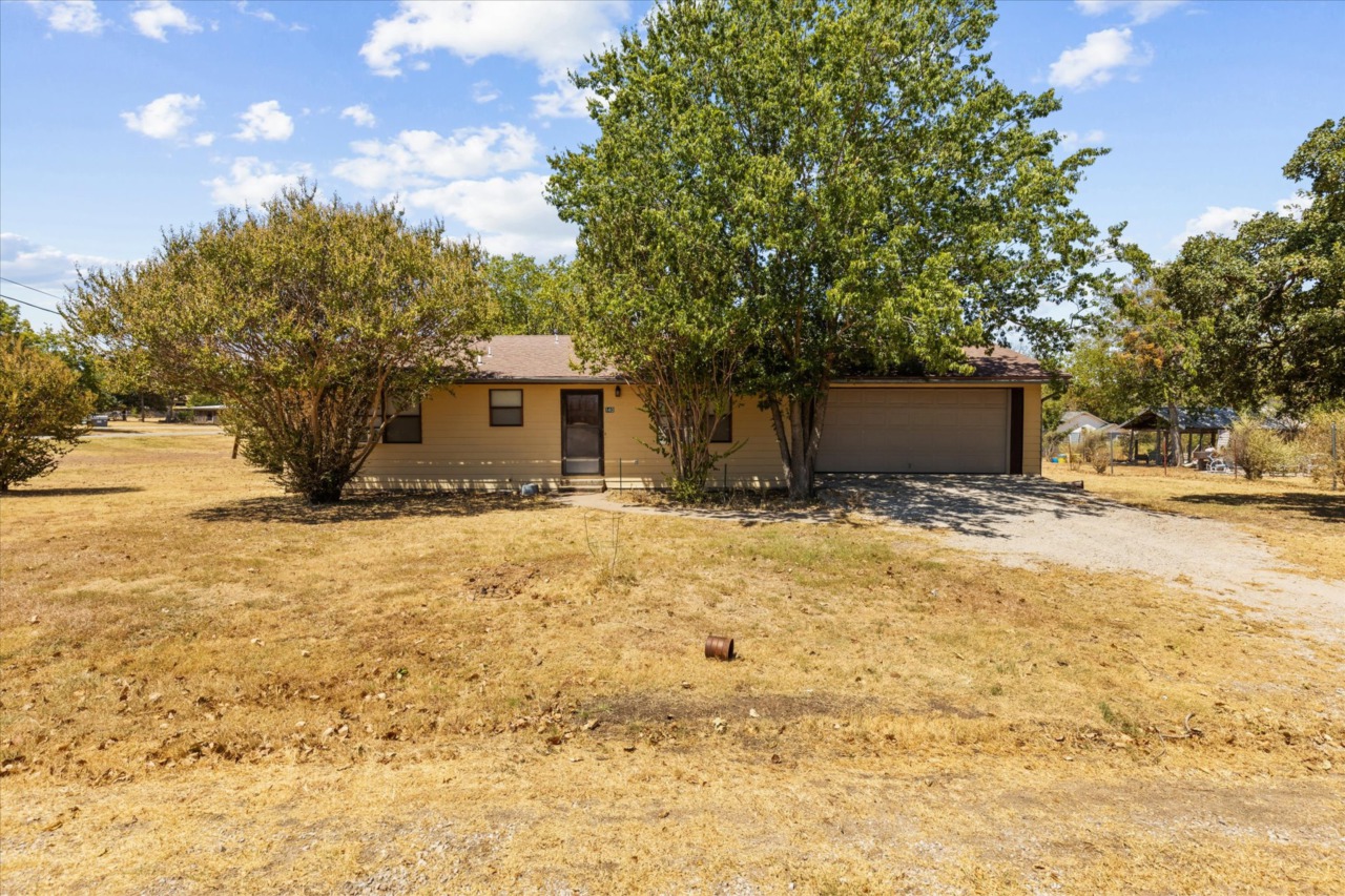 140 S Comanche Drive De Leon, TX 76444