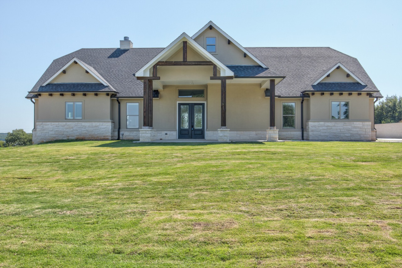 8033 White Drive Granbury, TX 76049