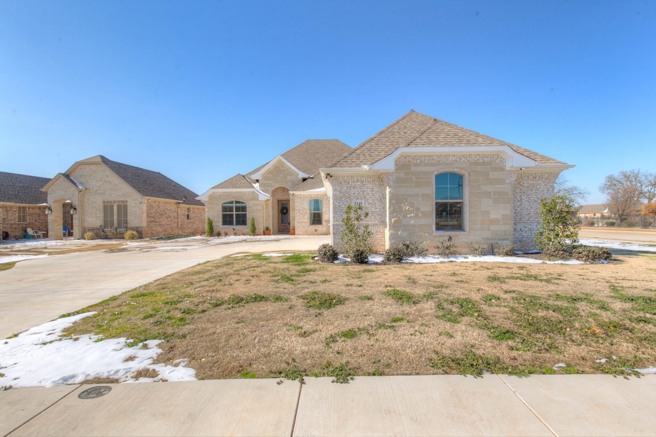 3245 Boat Landing Trail Granbury, TX 76049