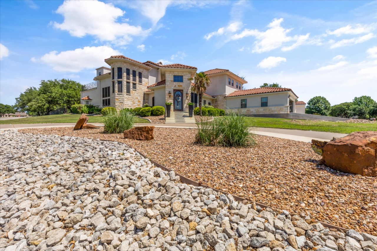 1914 Green Wing Drive Granbury, TX 76049