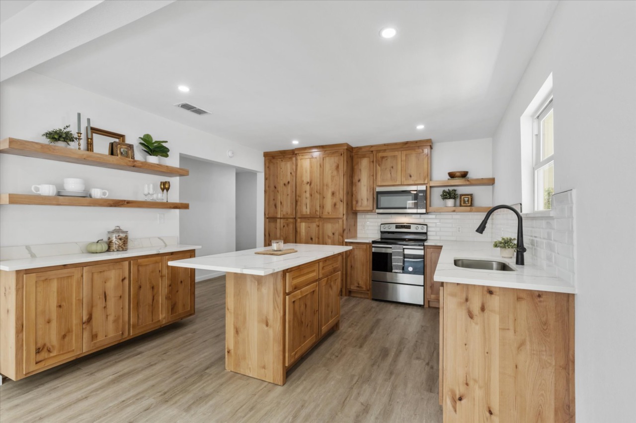 275 W Shirley Stephenville, TX 76401