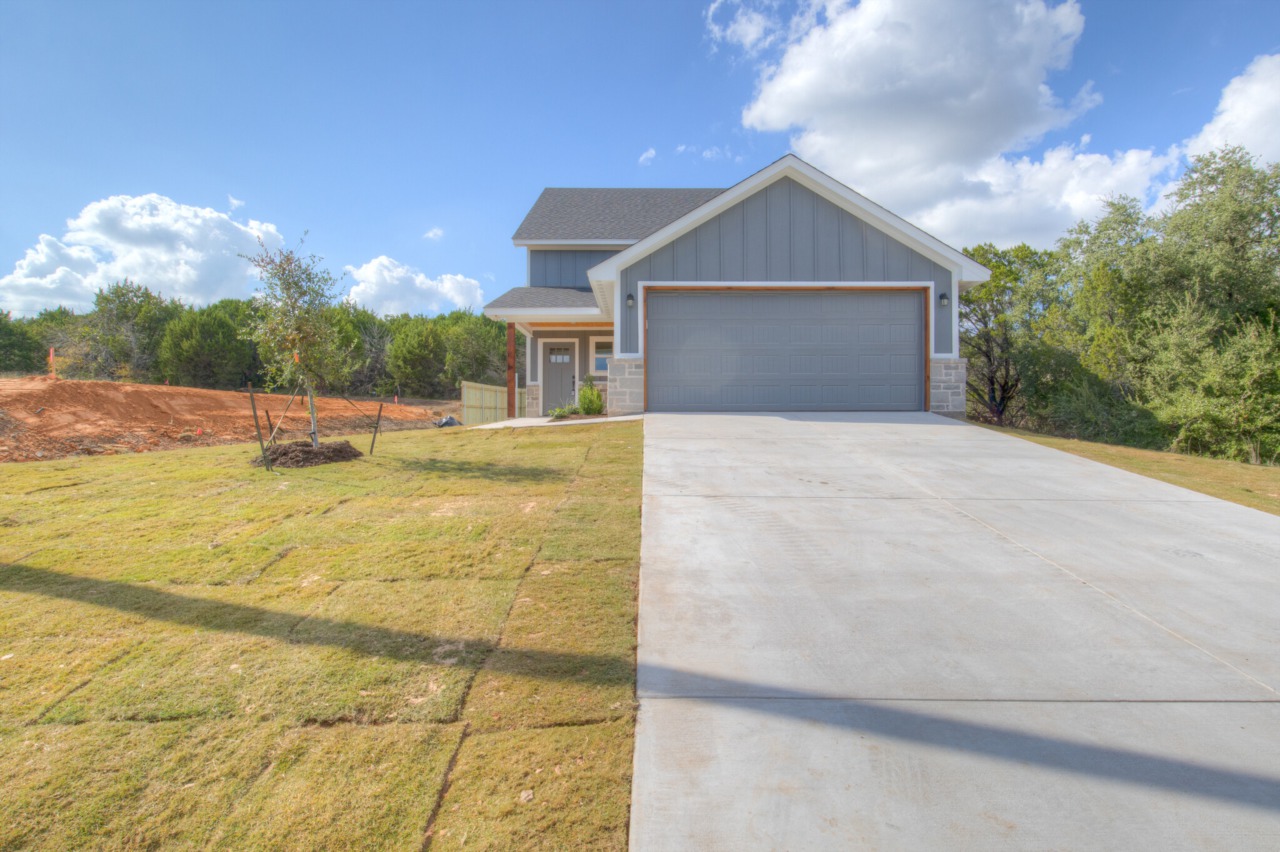 2710 San Gabriel Drive Granbury, TX 76048
