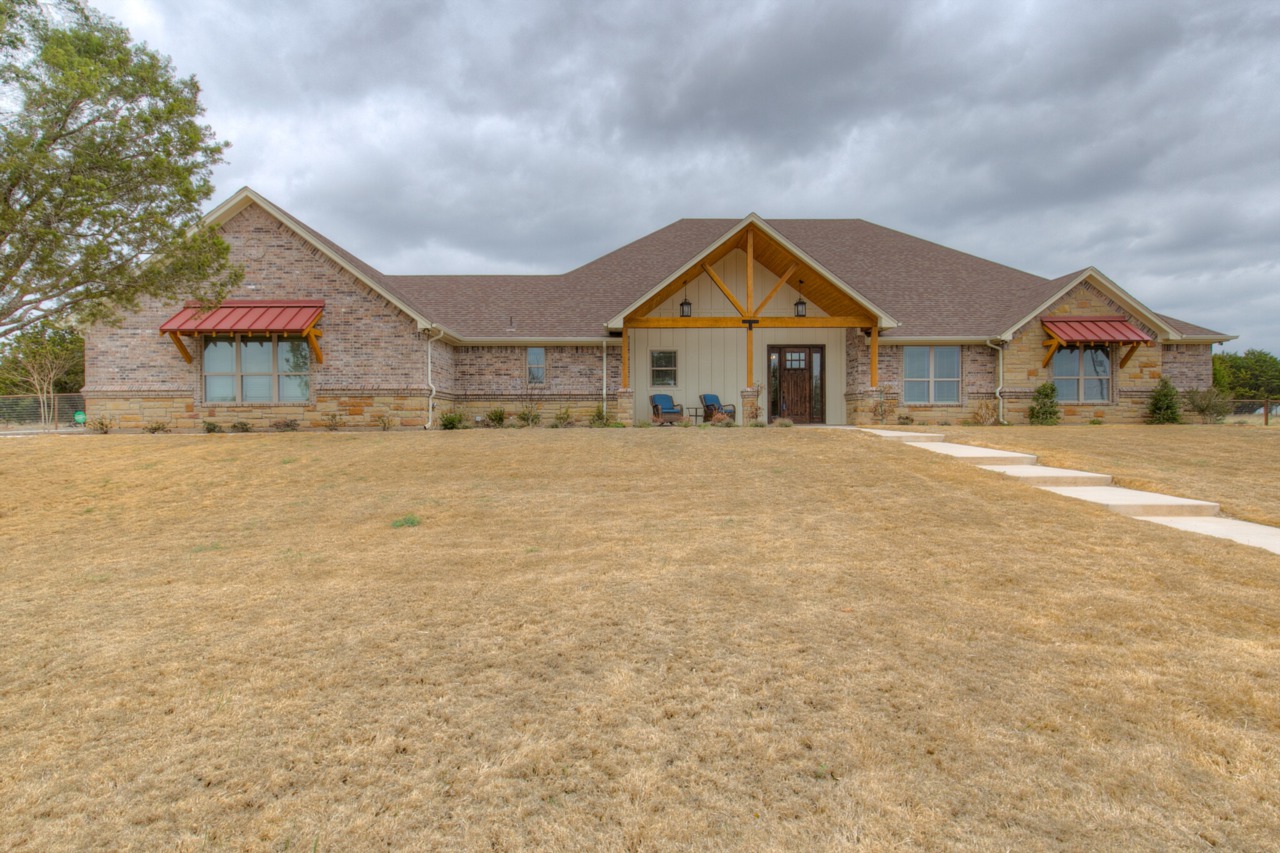 745 Milton Court Granbury, TX 76048