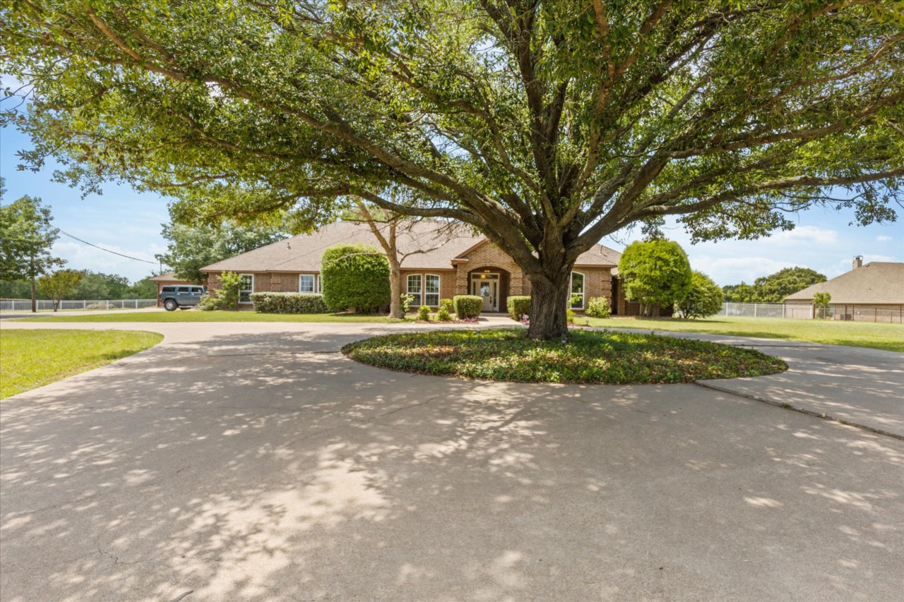 4410 Halo Court Granbury, TX 76049