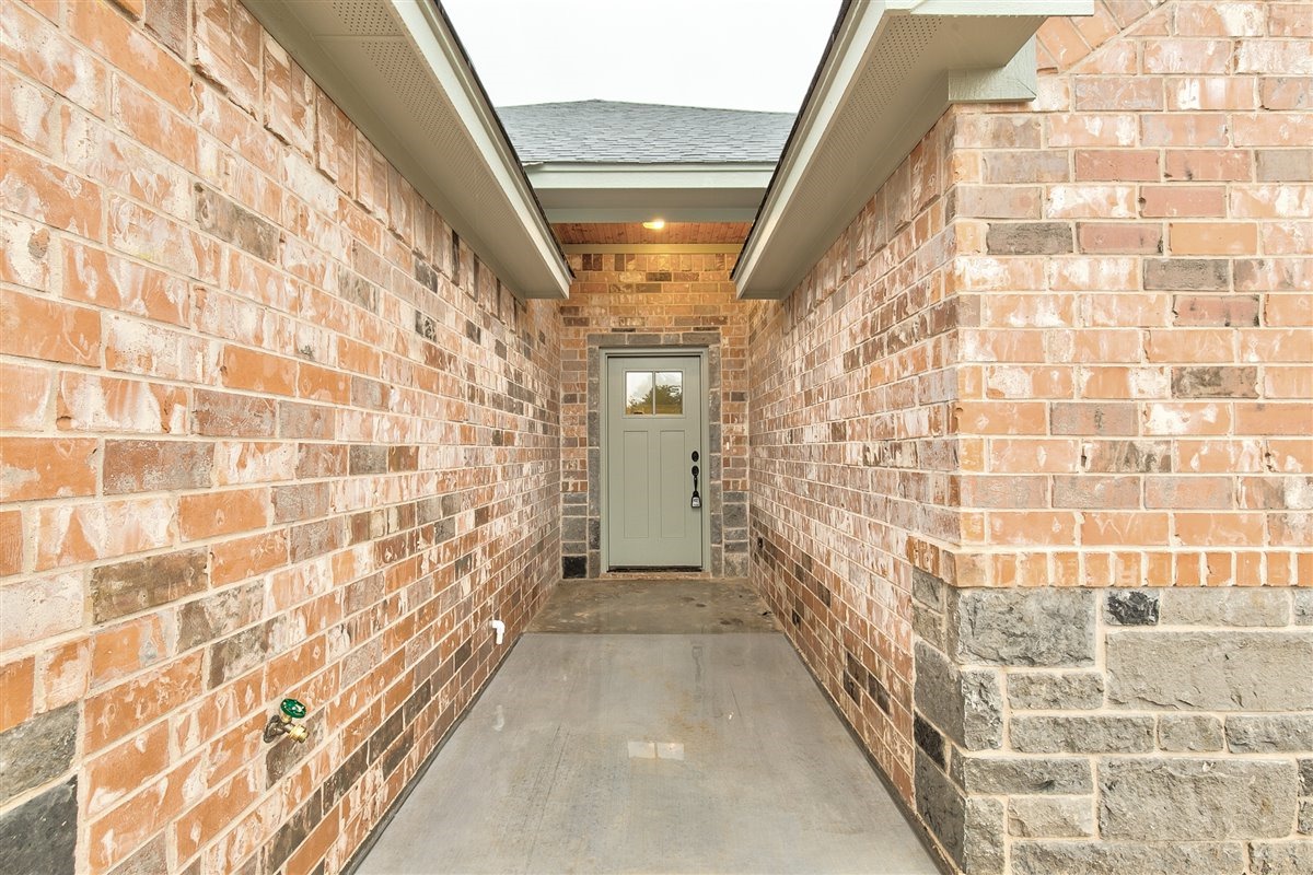 2124 Christine Drive Granbury, TX 76048
